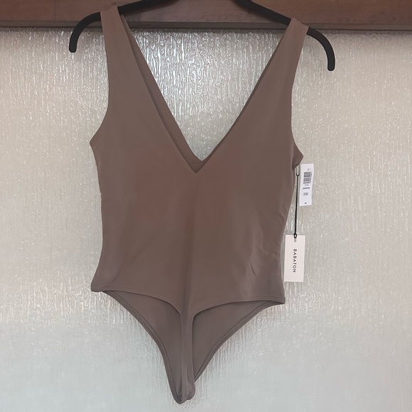 Babaton Contour Bodysuit in Shitake colour - Picture 4 of 6